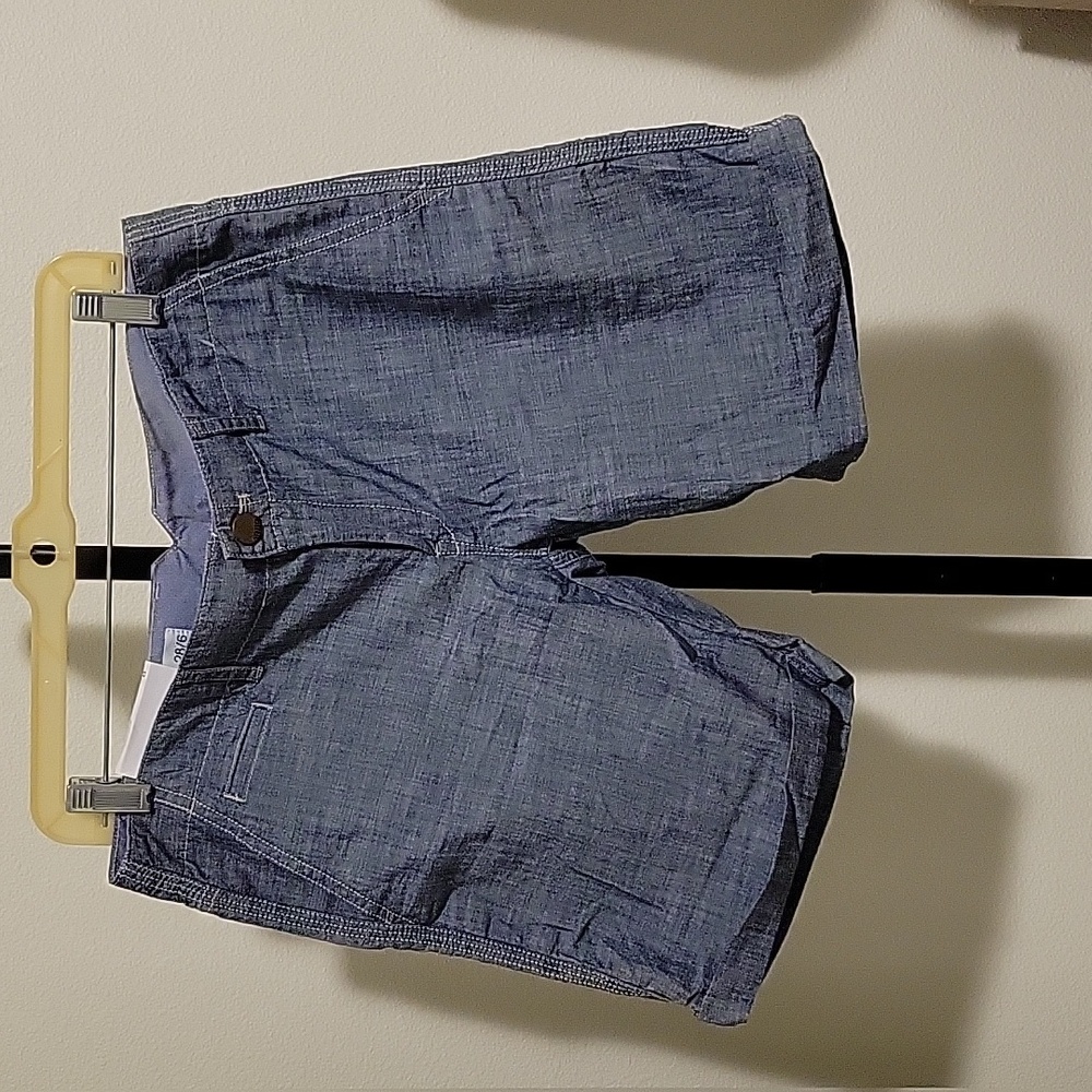 Gap The Boyfriend Roll-Up Chambray Shorts NWT - Picture 2 of 6